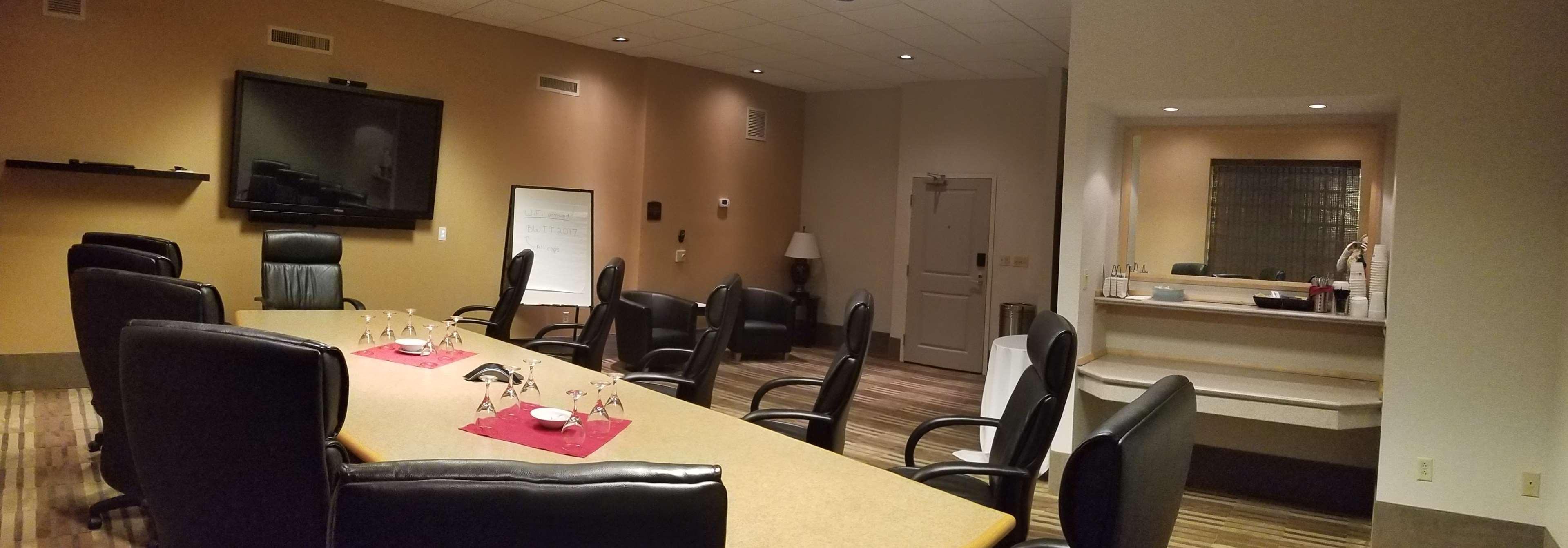 Best Western Plus Inntowner Madison Esterno foto