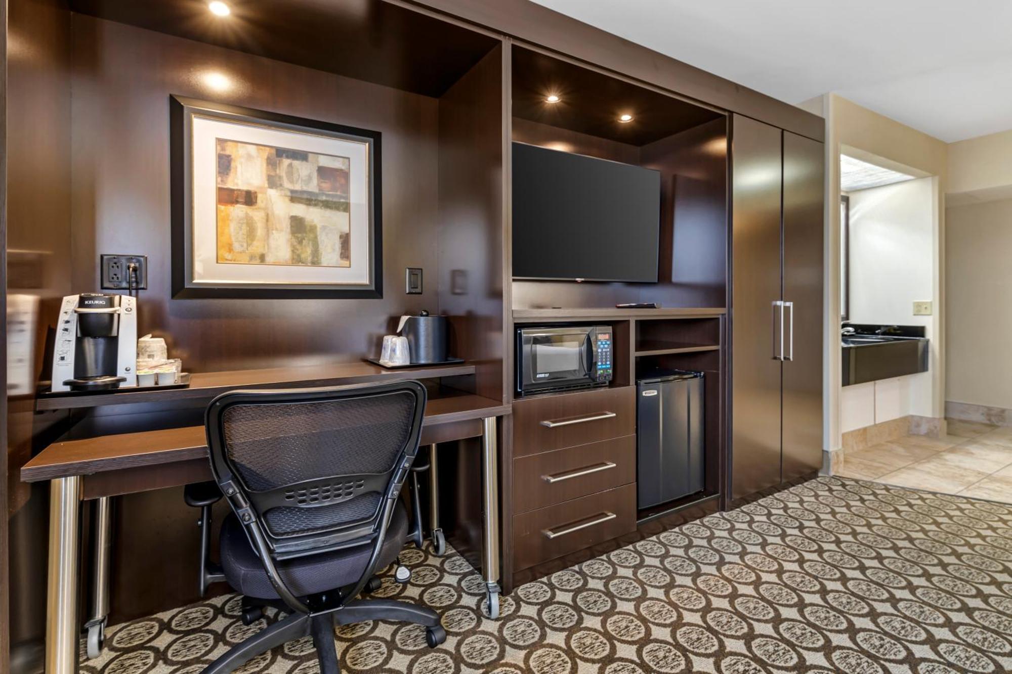 Best Western Plus Inntowner Madison Esterno foto