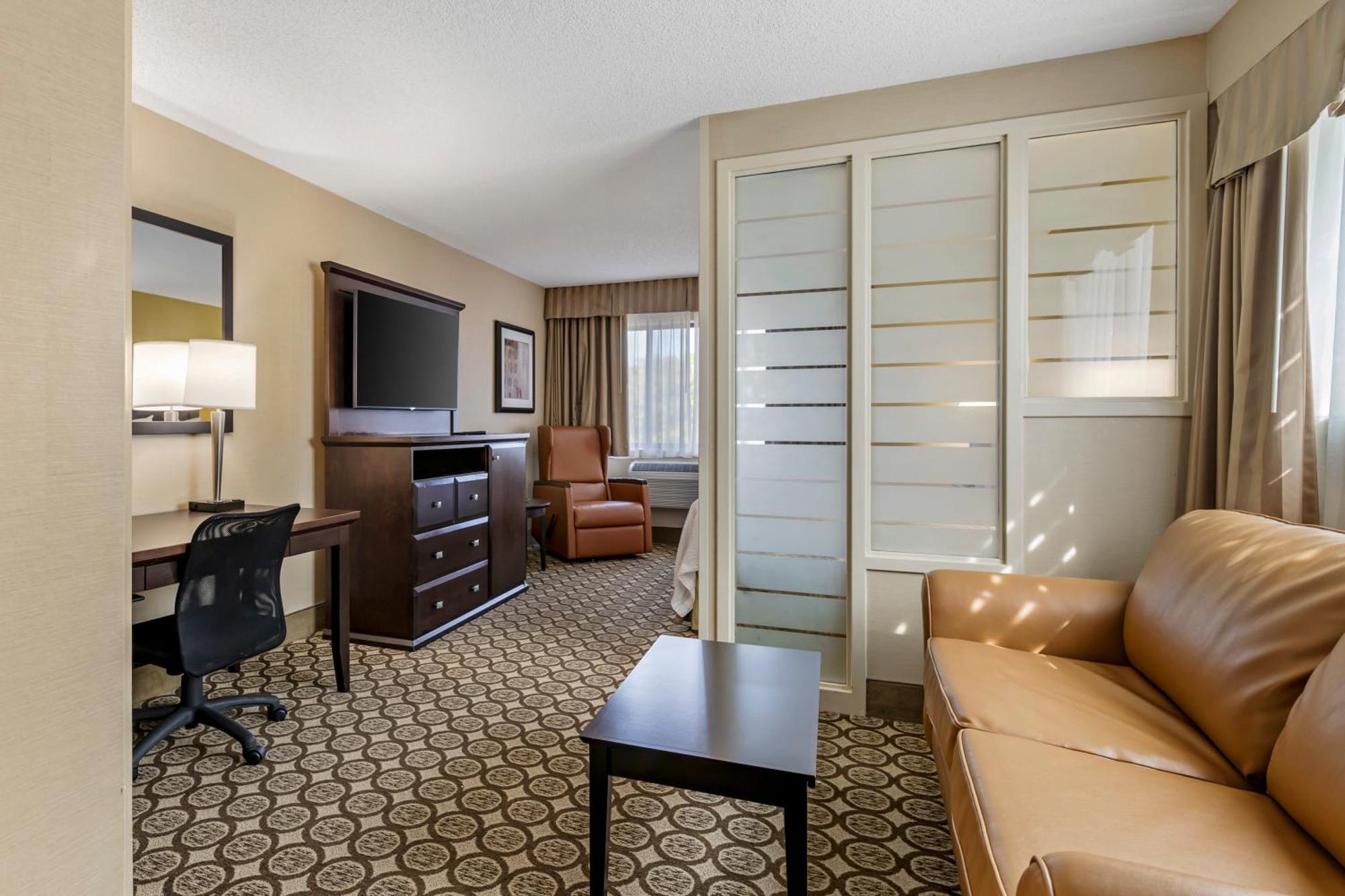 Best Western Plus Inntowner Madison Esterno foto