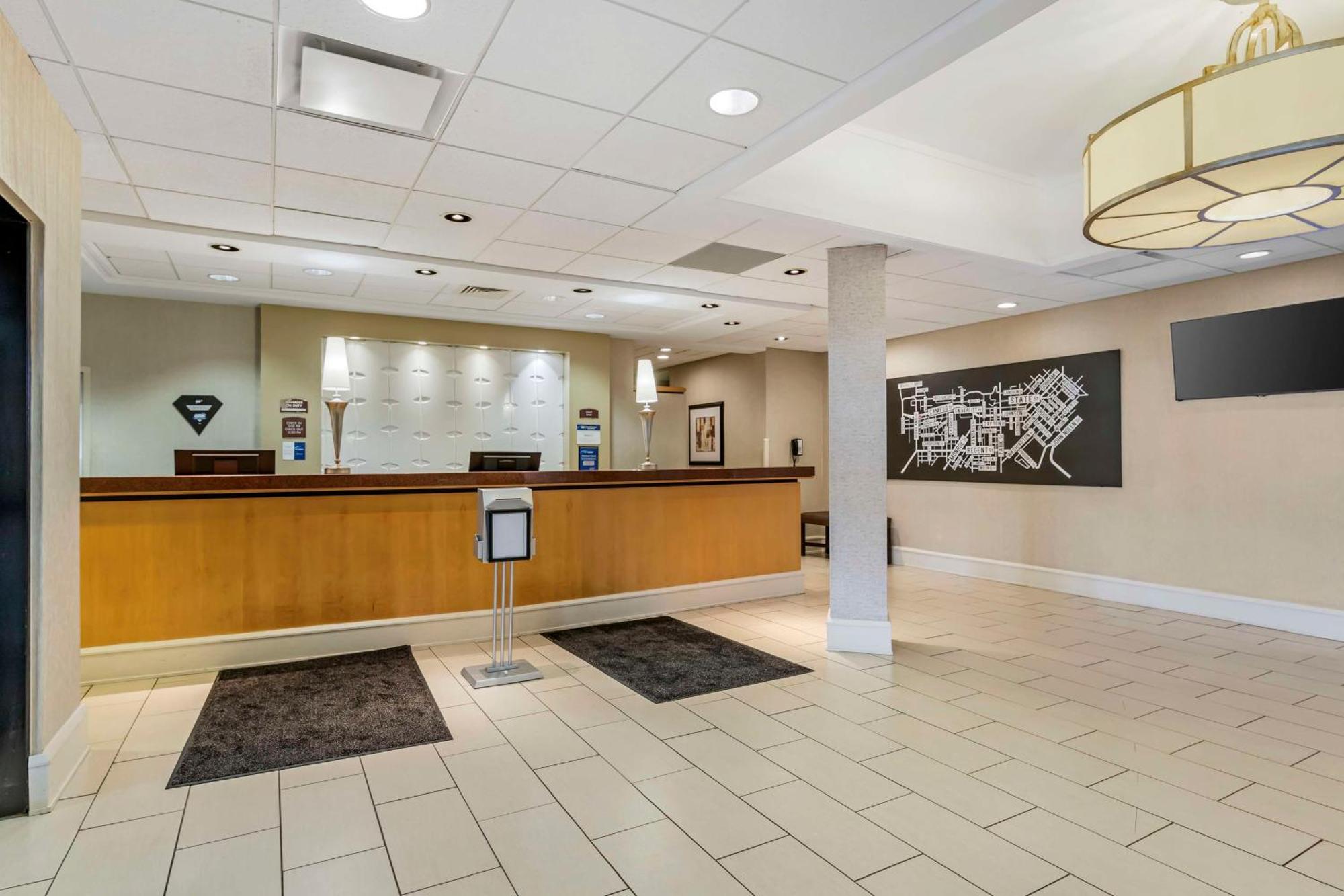 Best Western Plus Inntowner Madison Esterno foto