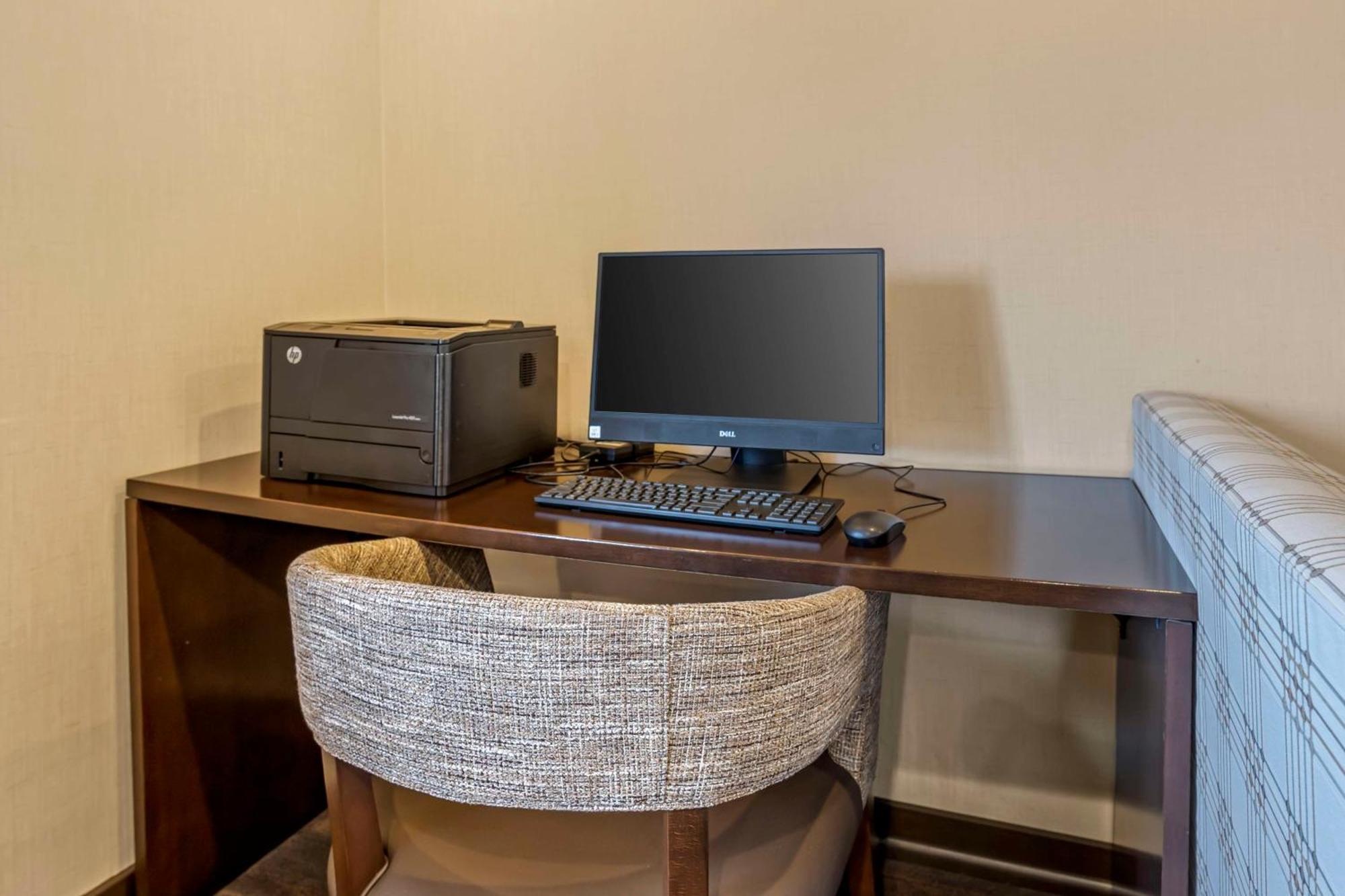 Best Western Plus Inntowner Madison Esterno foto