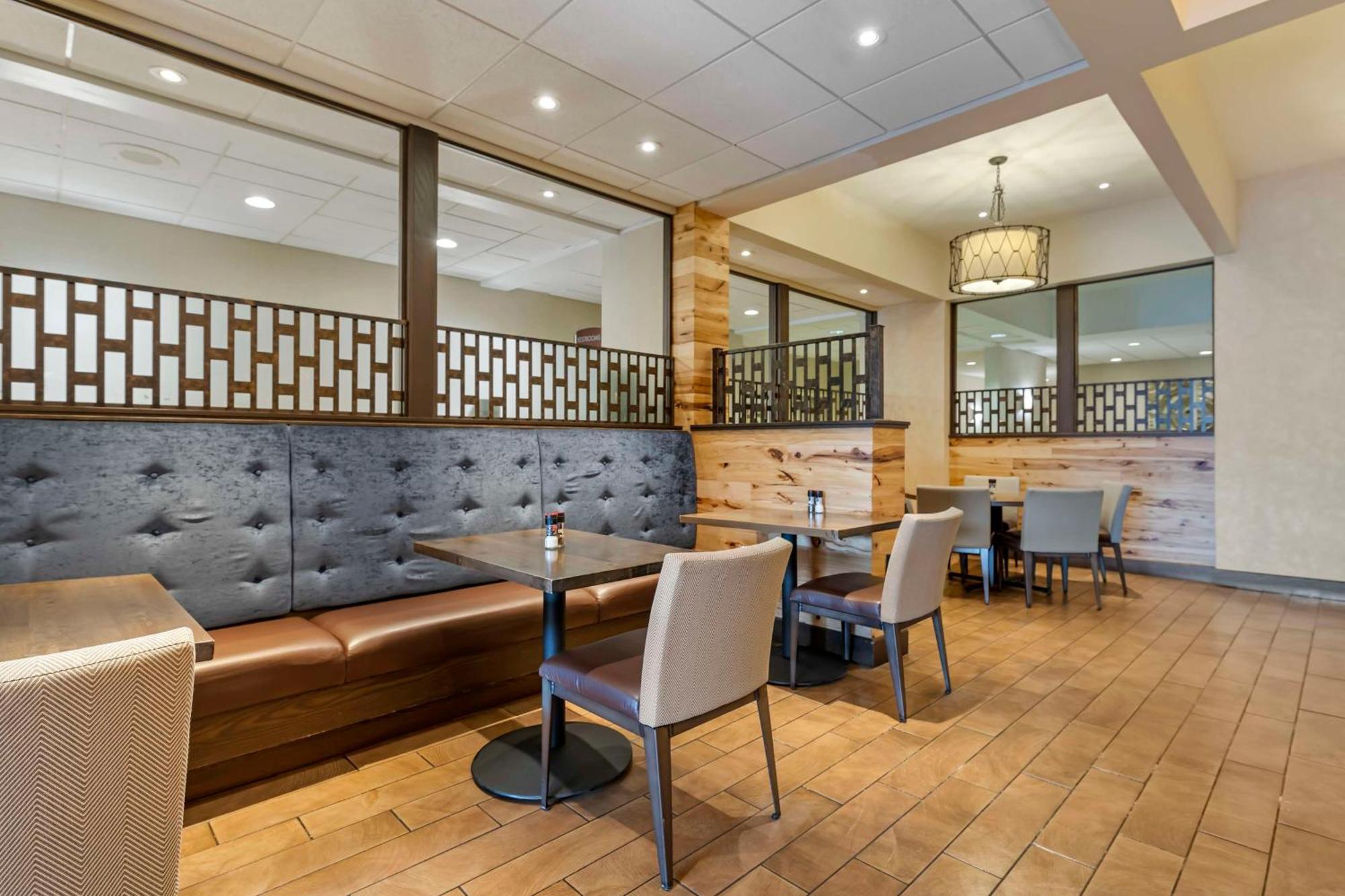 Best Western Plus Inntowner Madison Esterno foto