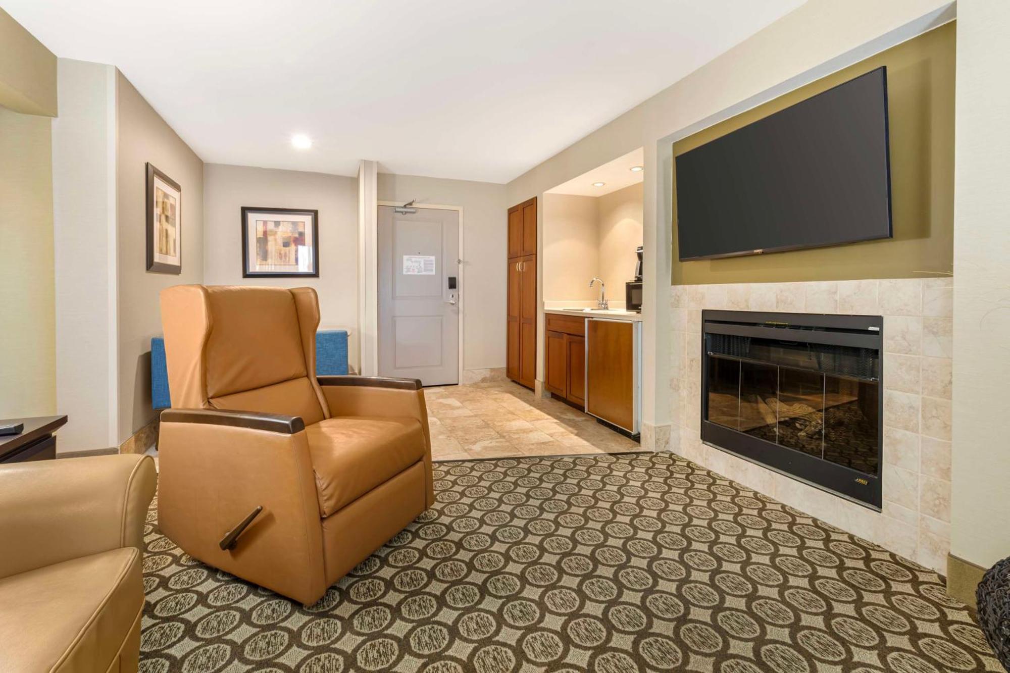Best Western Plus Inntowner Madison Esterno foto