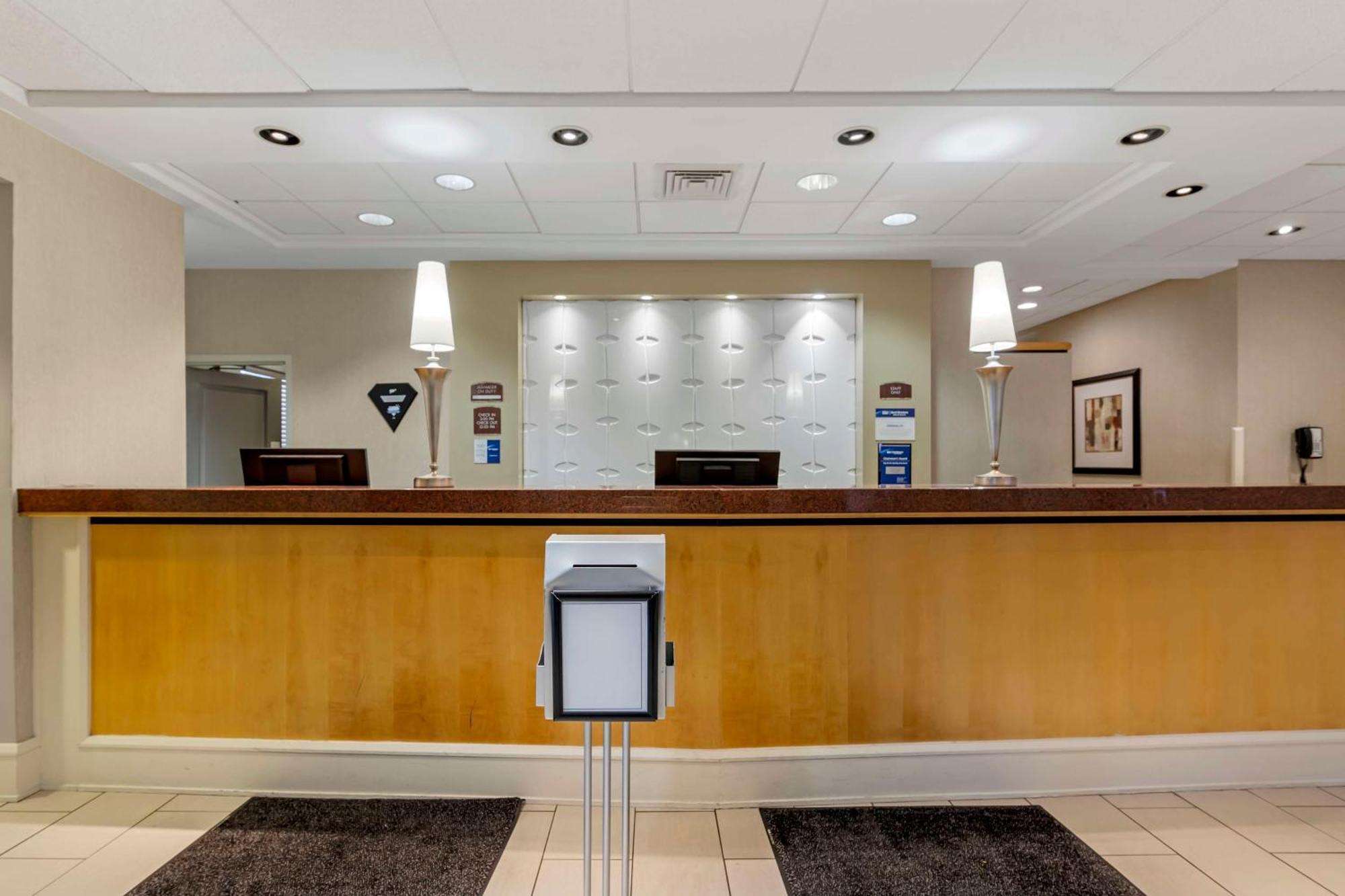 Best Western Plus Inntowner Madison Esterno foto