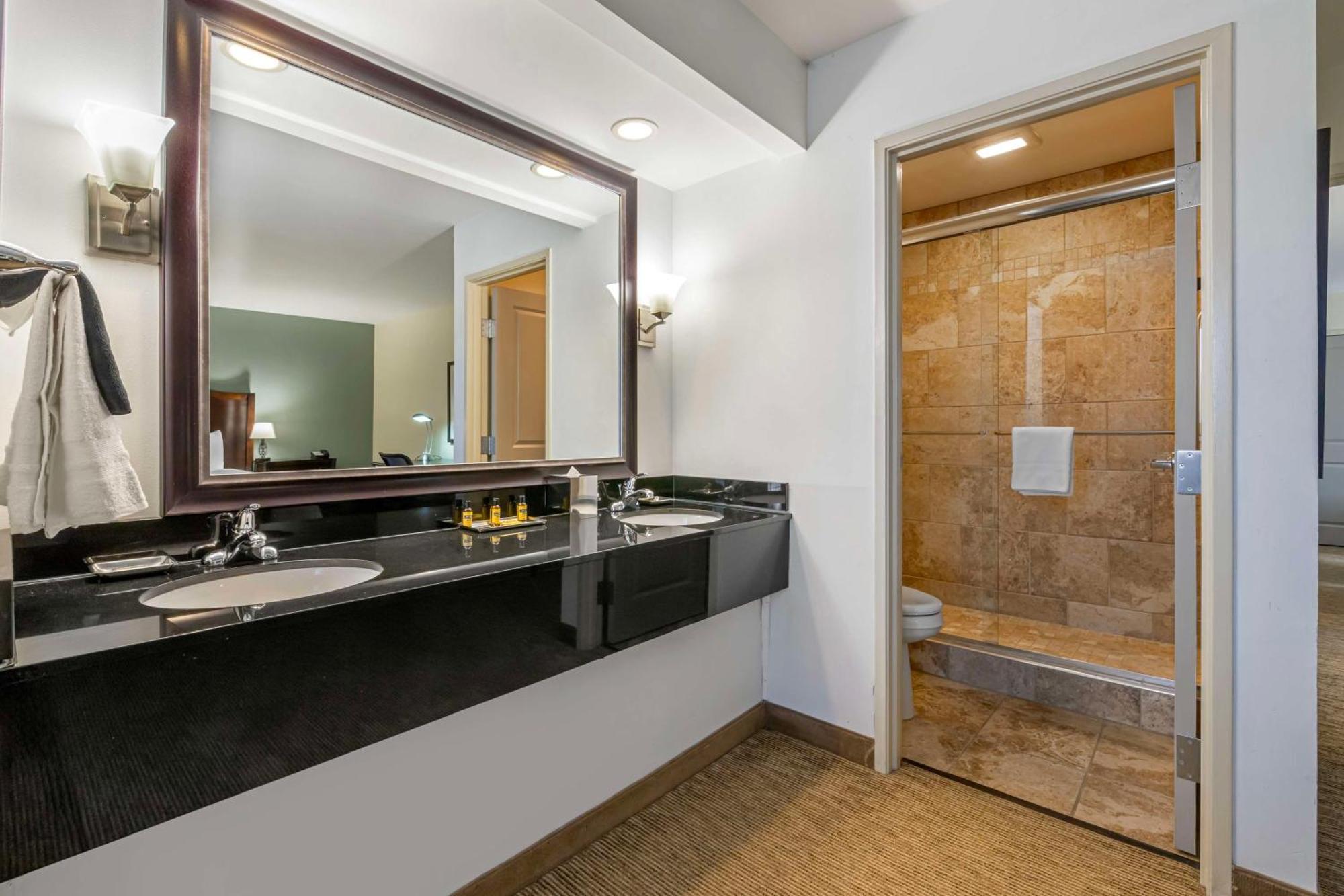 Best Western Plus Inntowner Madison Esterno foto
