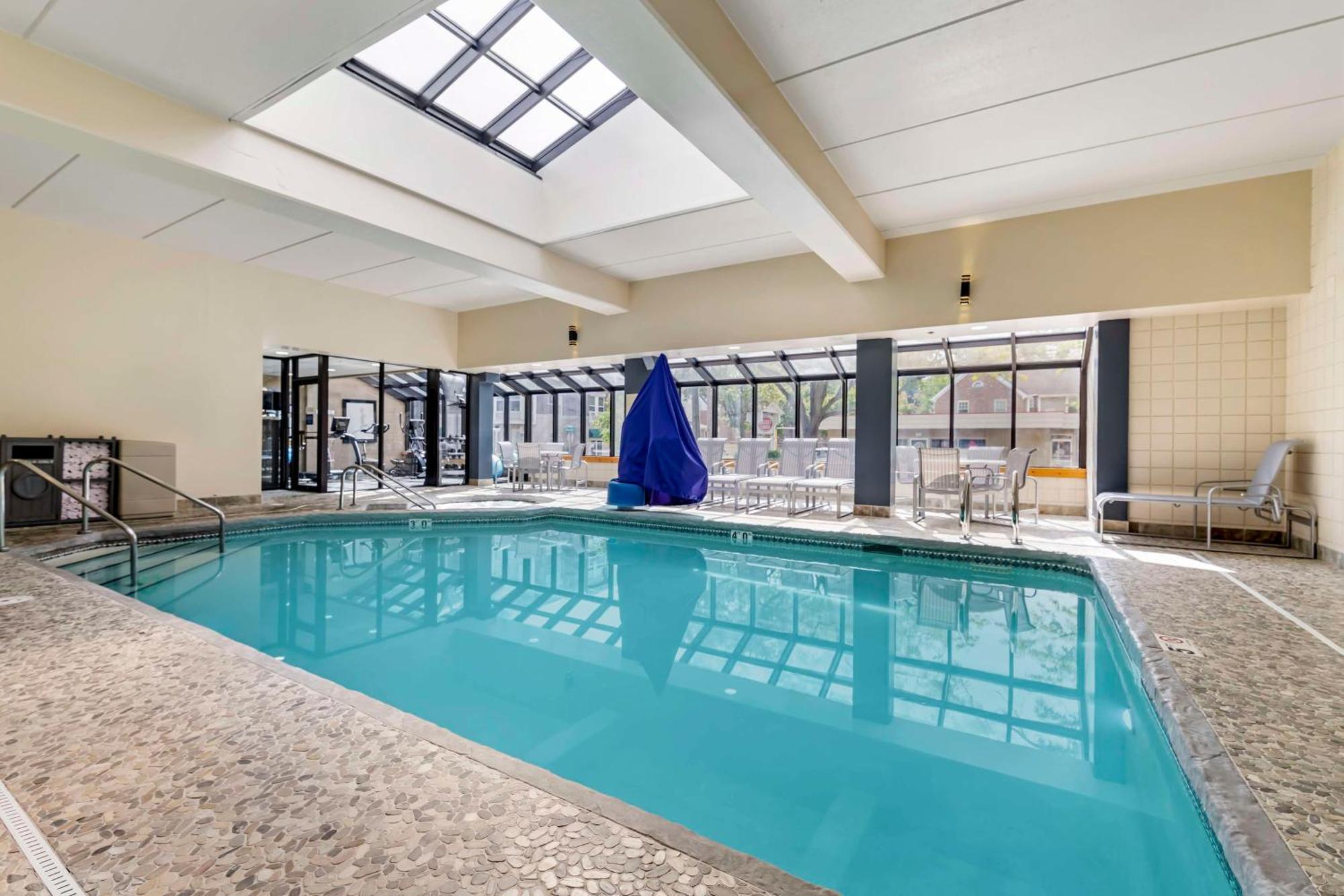 Best Western Plus Inntowner Madison Esterno foto
