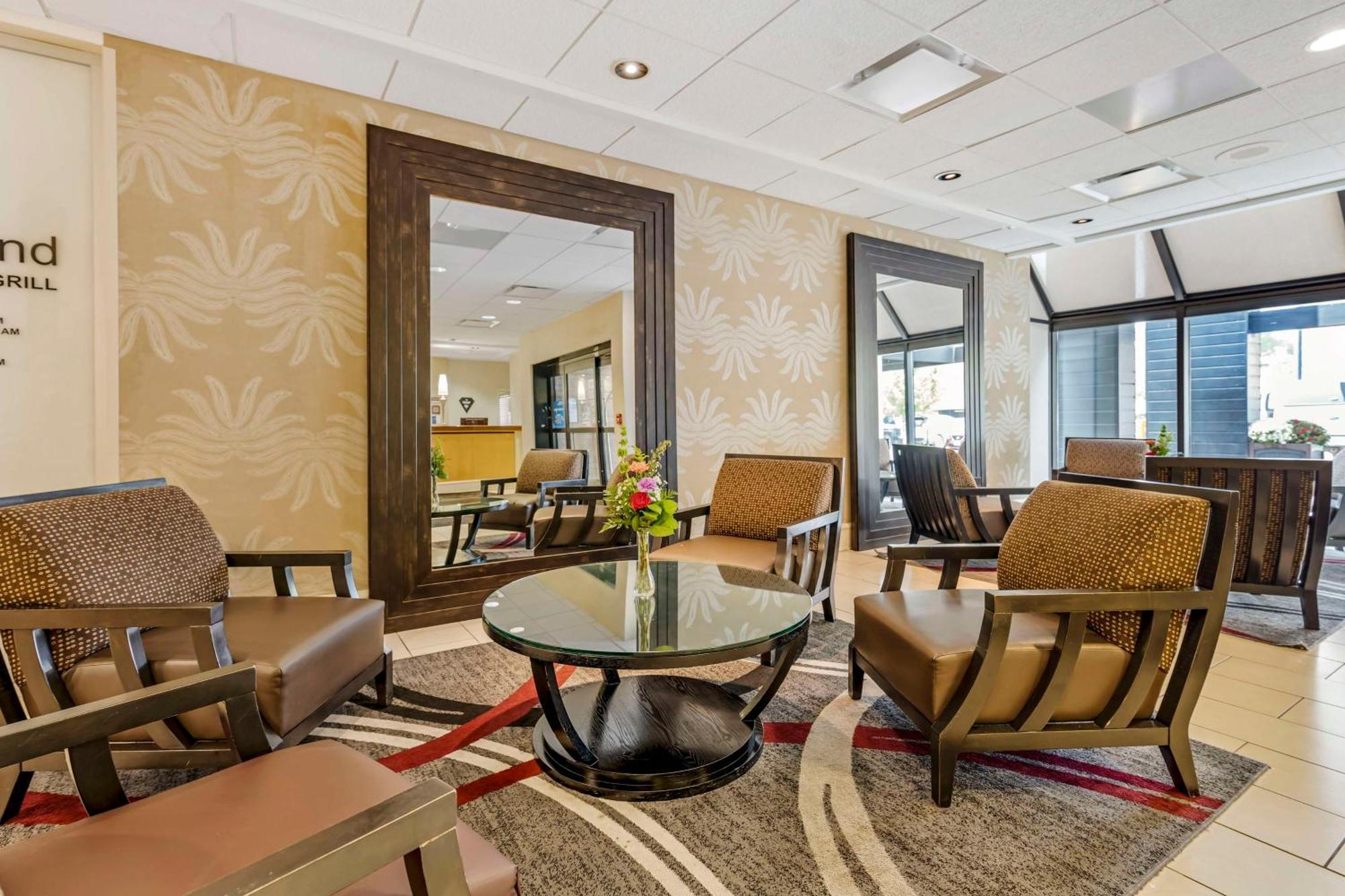 Best Western Plus Inntowner Madison Esterno foto
